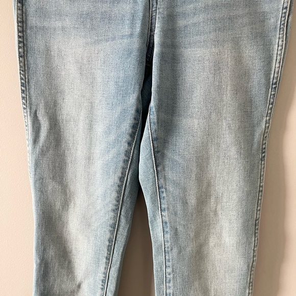 NWT Curvy Roadtripper Authentic Jeans in Cadwell Wash MD665 Size 25 - Picture 7 of 16